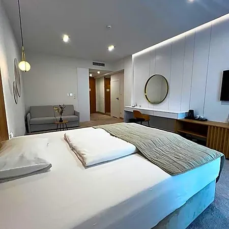 & Restauracja Nad Sandela 3* Lubawa